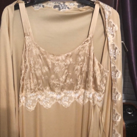 Lingerie sets - Picture 2 of 2